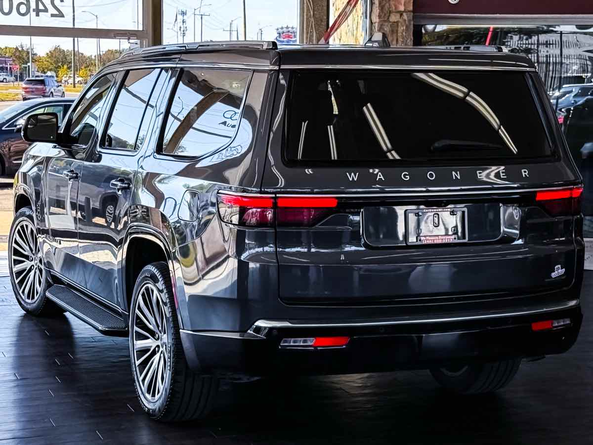 2024 Jeep Wagoneer Series II photo 8