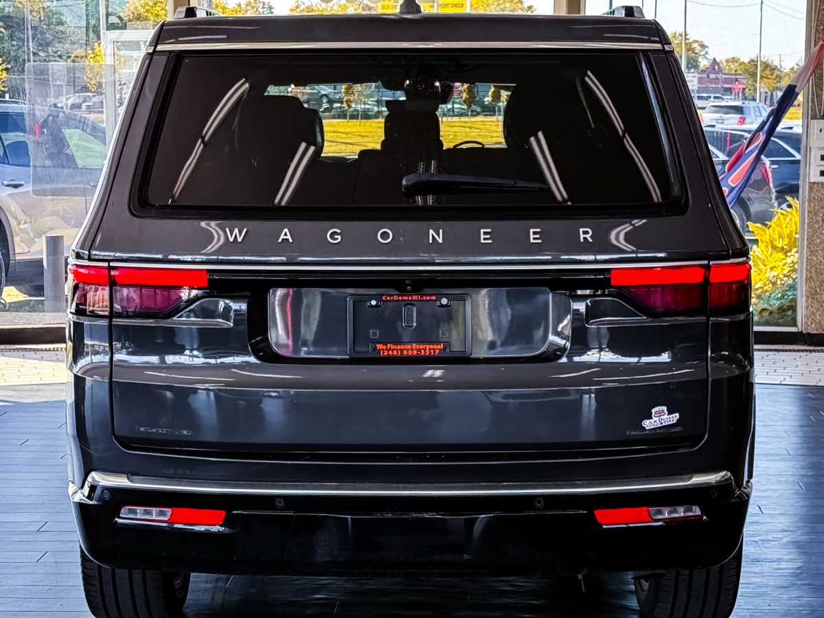 2024 Jeep Wagoneer Series II photo 9