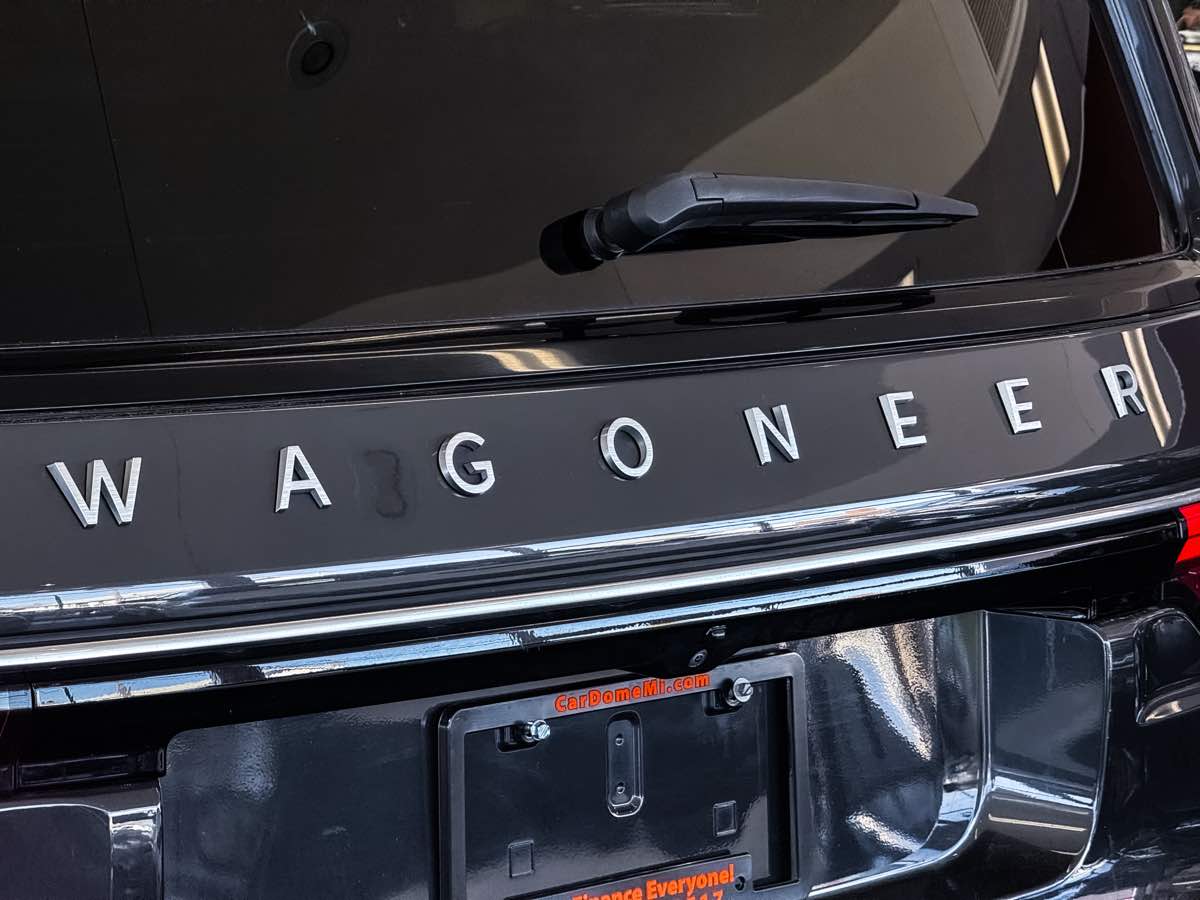 2024 Jeep Wagoneer Series II photo 13