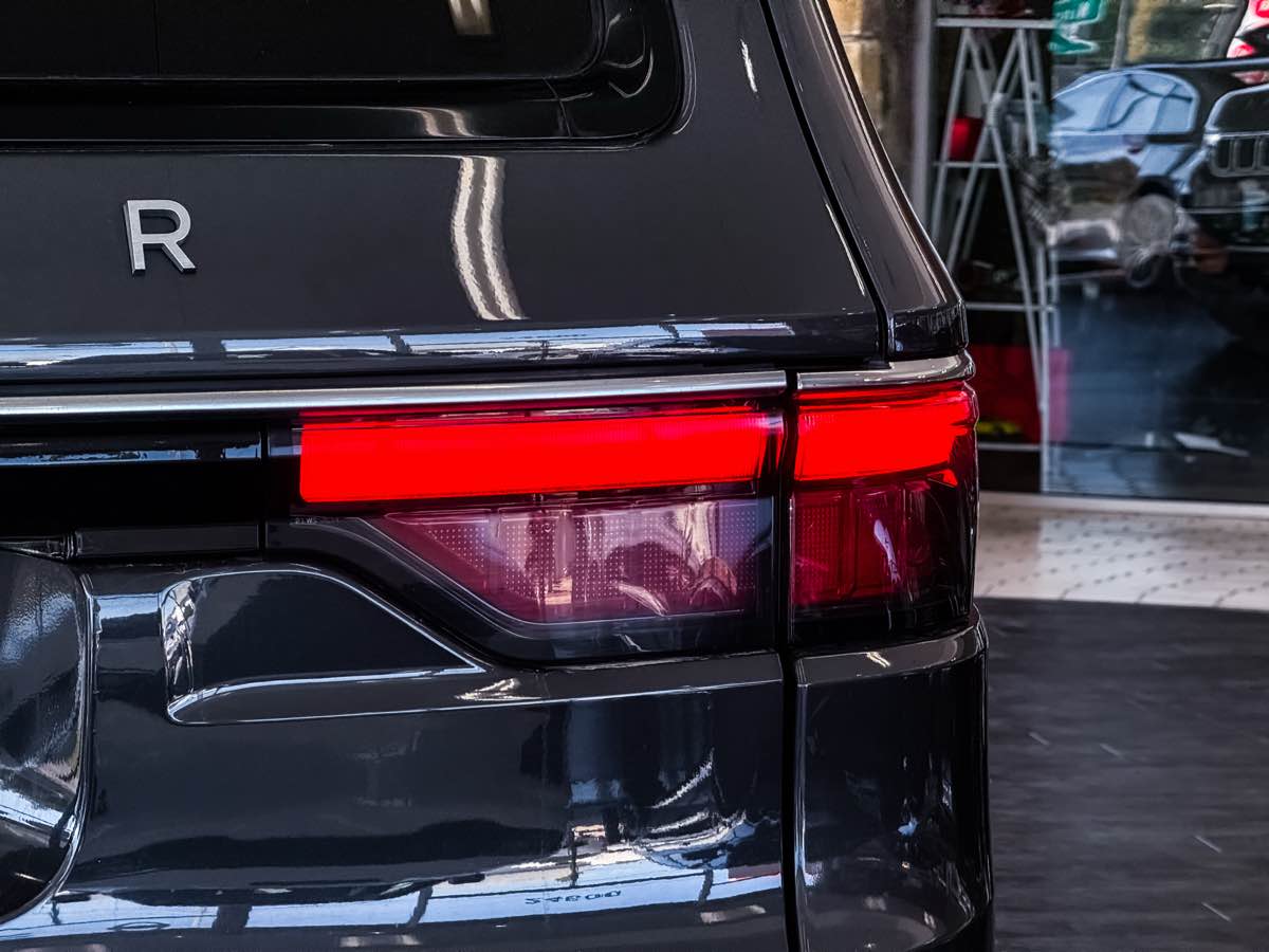 2024 Jeep Wagoneer Series II photo 14