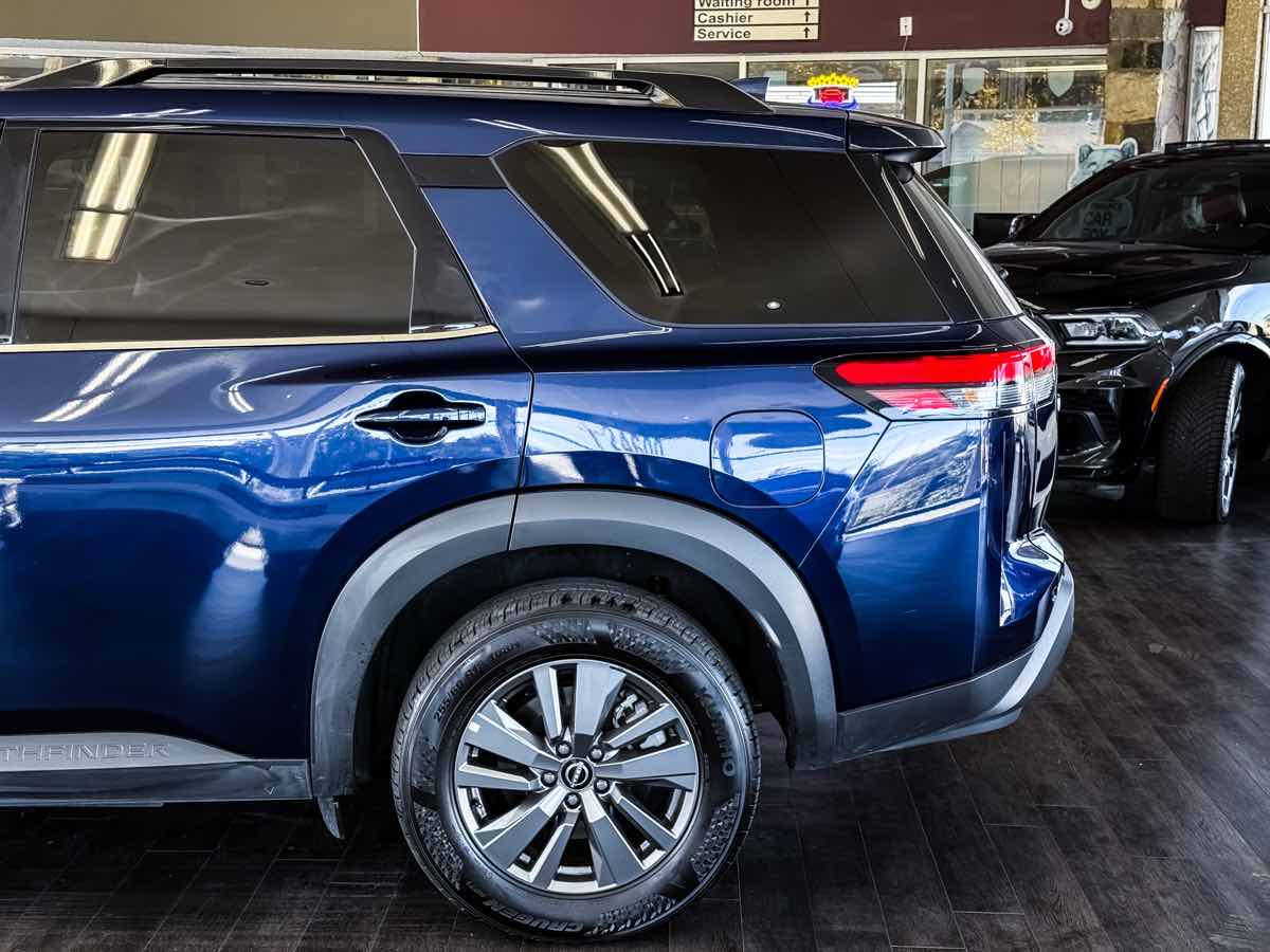 2025 Nissan Pathfinder SV photo 8