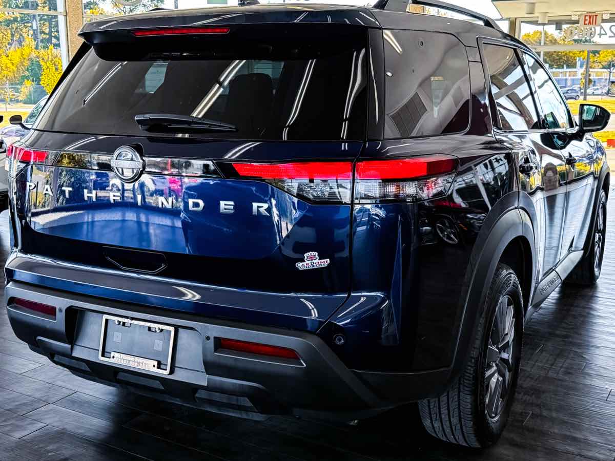 2025 Nissan Pathfinder SV photo 11