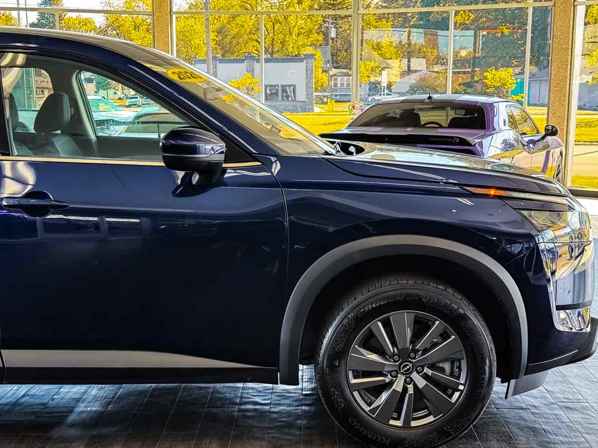 2025 Nissan Pathfinder SV photo 13