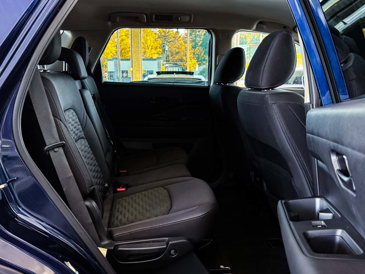 2025 Nissan Pathfinder SV photo 24