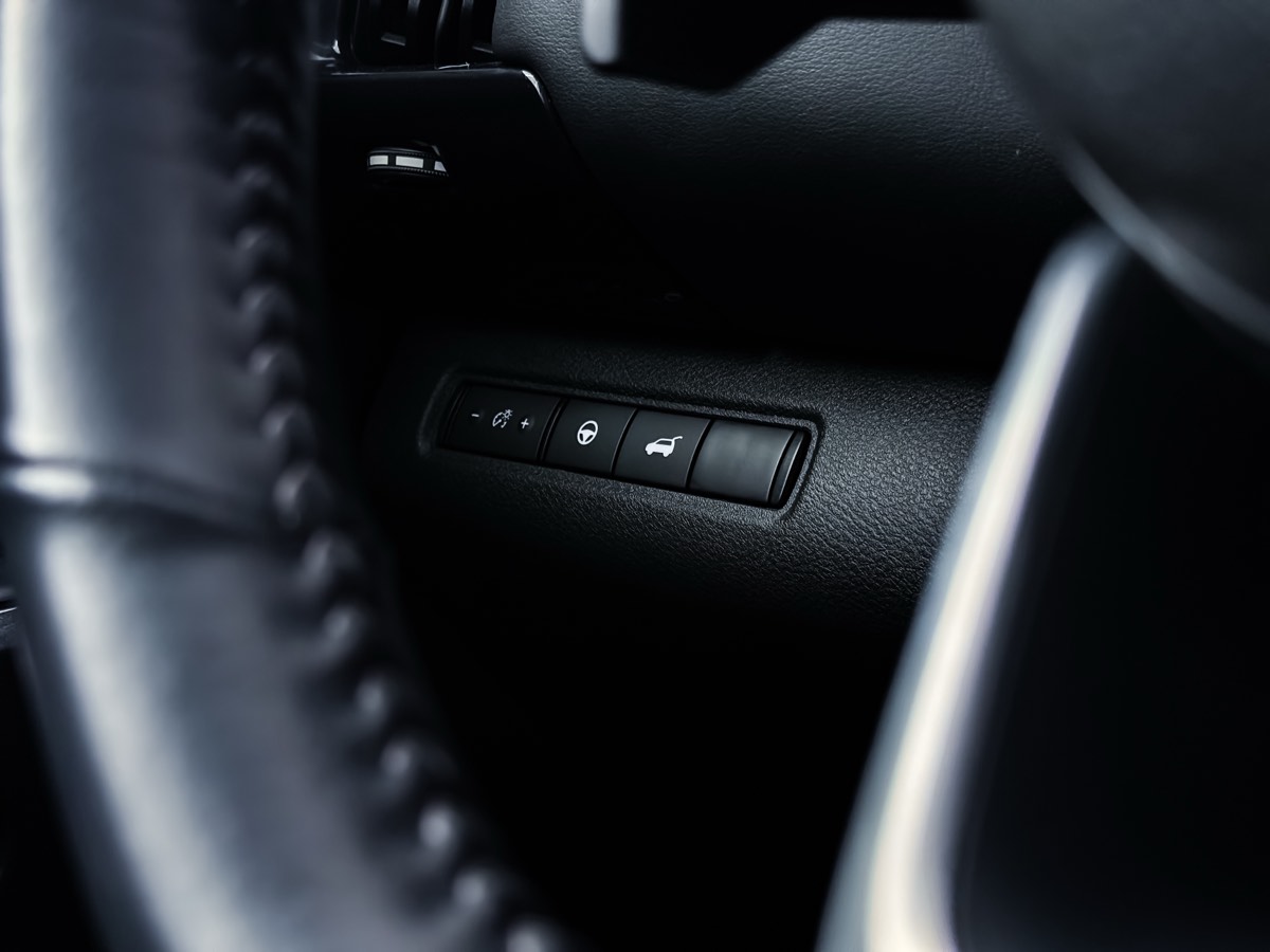 2025 Nissan Pathfinder SV photo 31