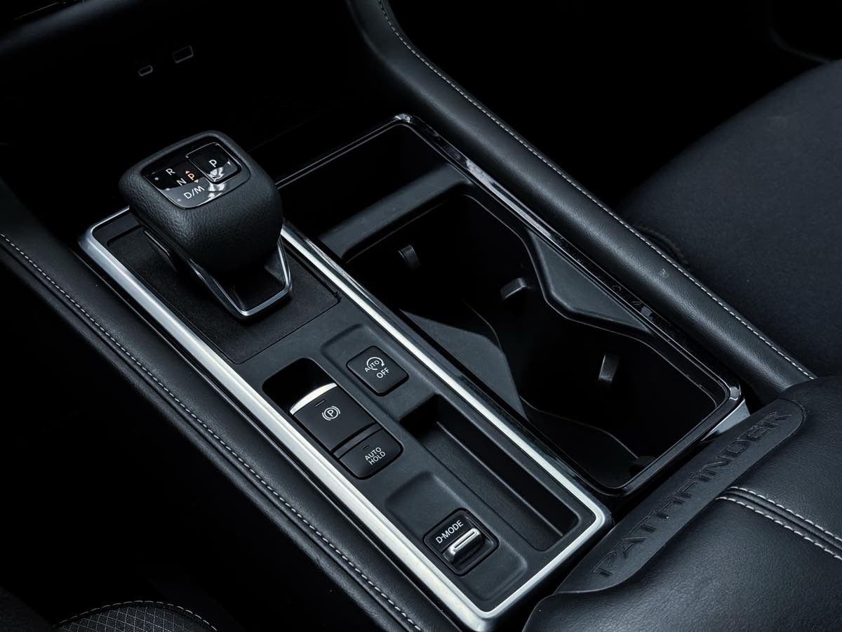 2025 Nissan Pathfinder SV photo 34