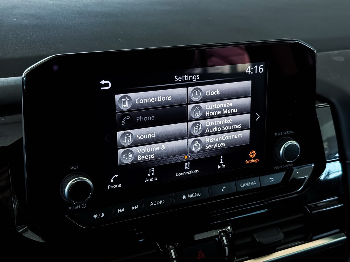 2025 Nissan Pathfinder SV photo 37
