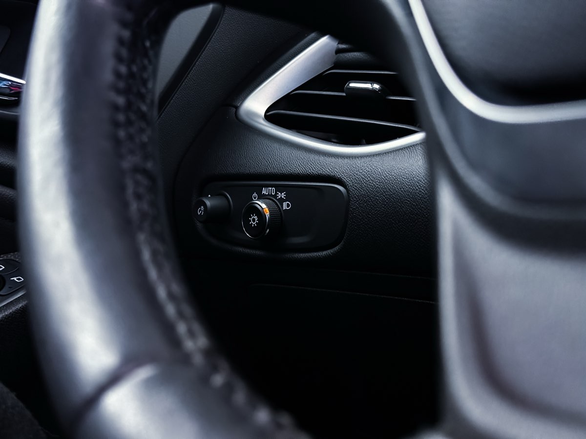 2022 Chevrolet Malibu 1LT photo 32