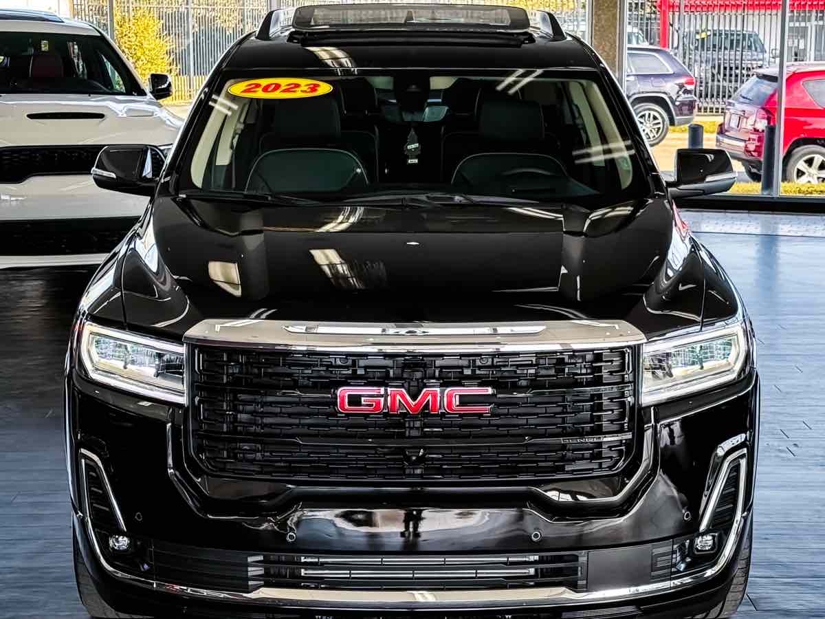 2023 Gmc Acadia Denali photo 2
