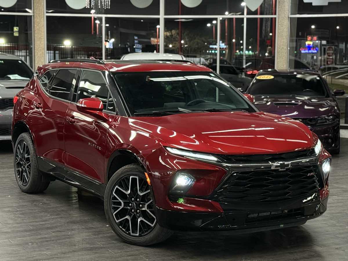 2024 Chevrolet Blazer RS photo 2