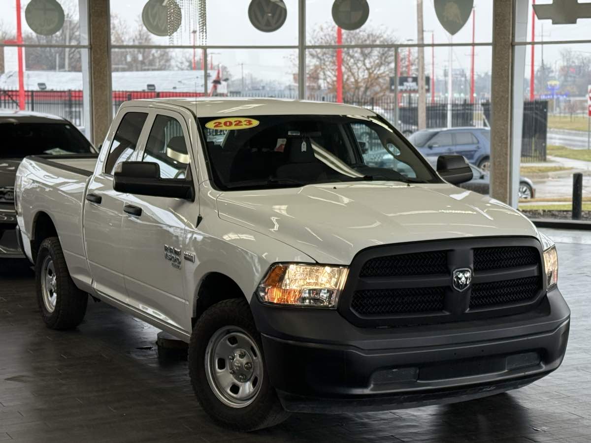 2023 Ram 1500 Classic Tradesman photo 3