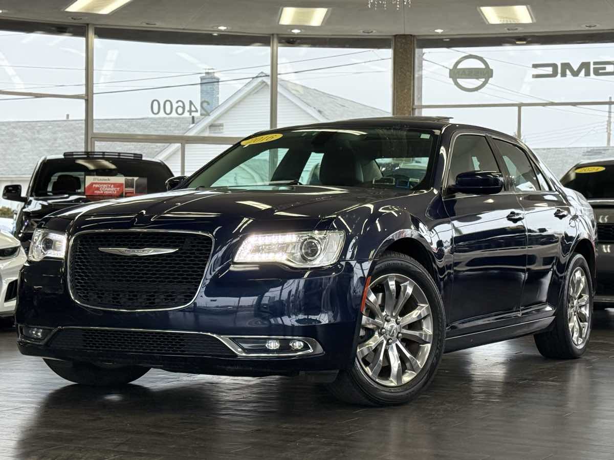 2016 Chrysler 300 Limited photo 4