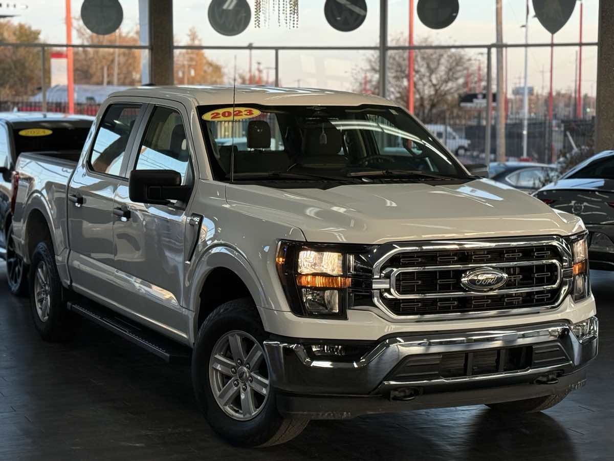 2023 Ford F-150 XL photo 2