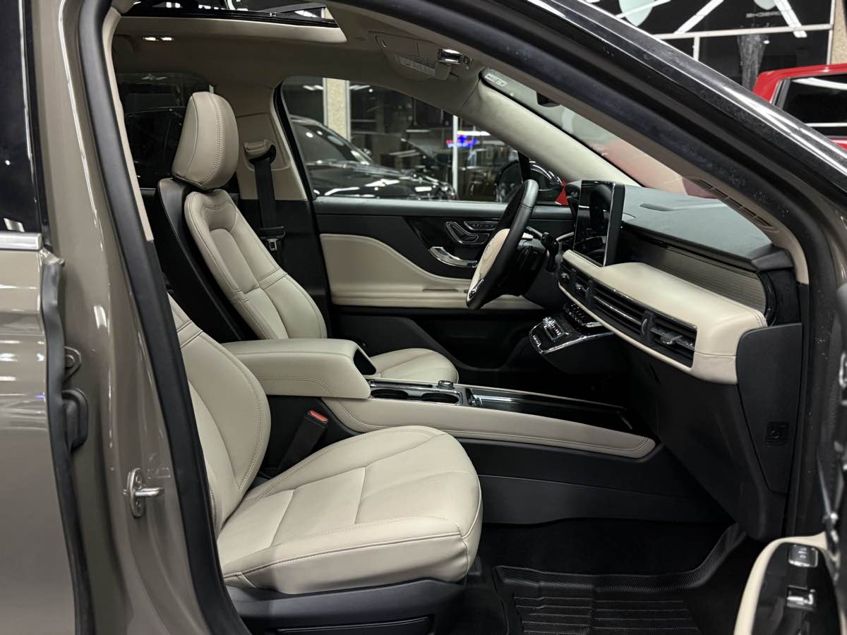 2025 Lincoln Corsair Premiere - Photo 27