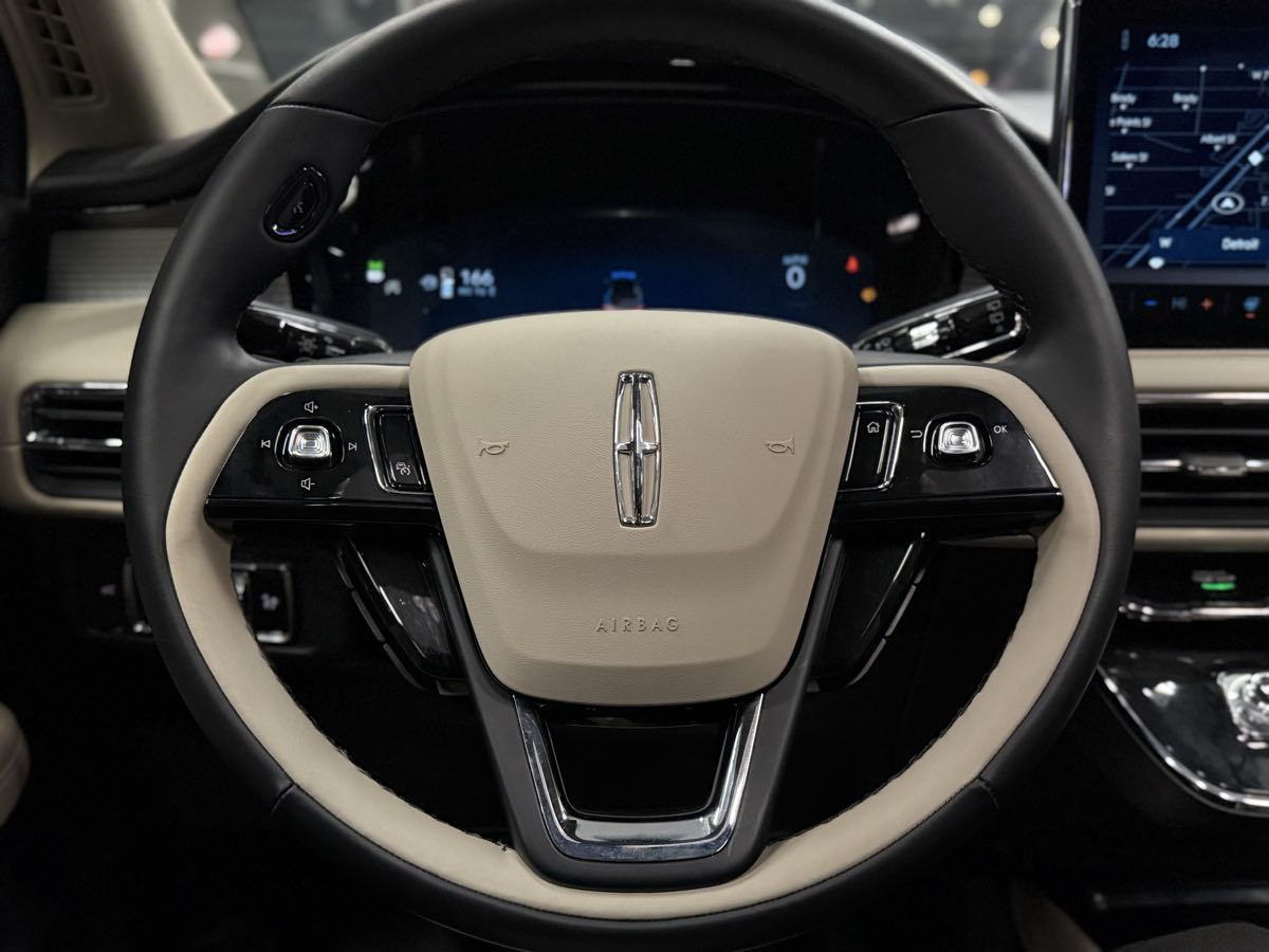 2025 Lincoln Corsair Premiere - Photo 32