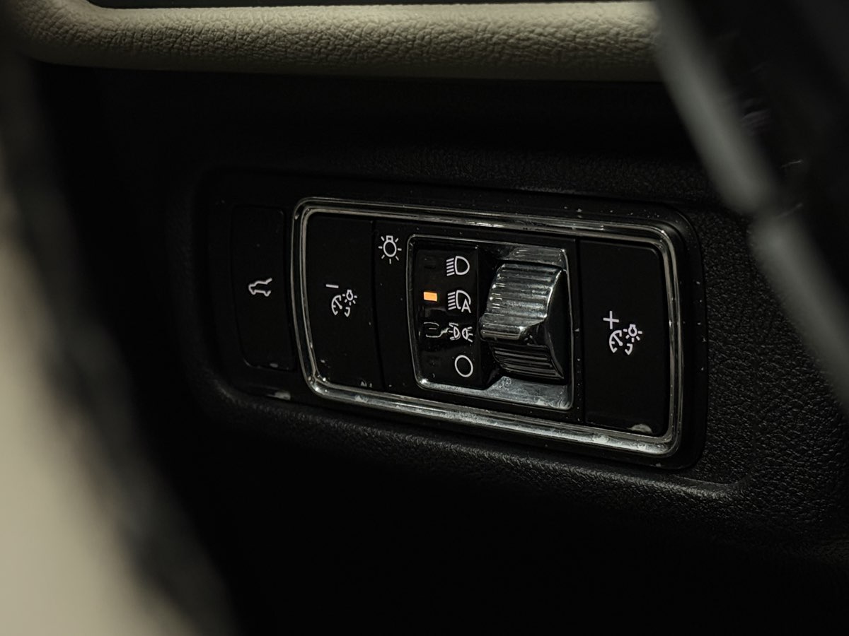 2025 Lincoln Corsair Premiere - Photo 36