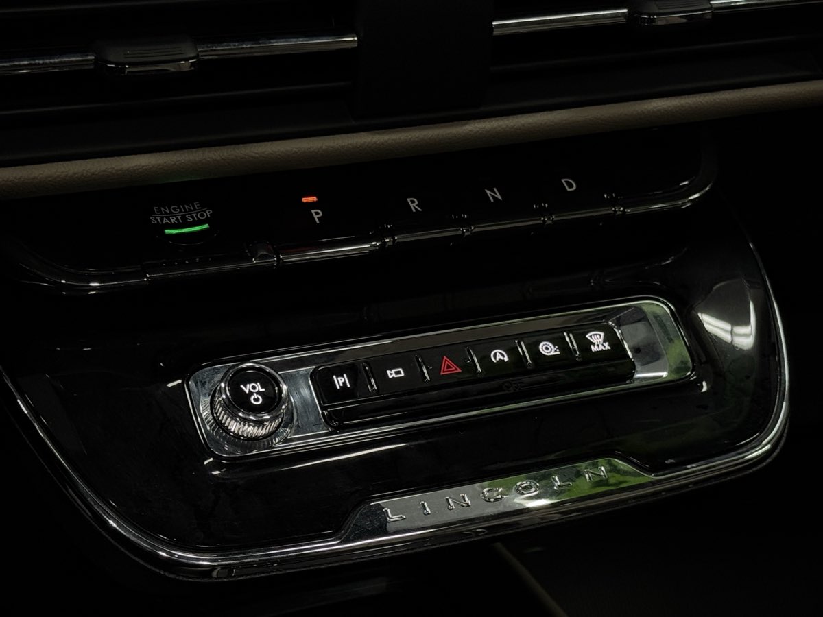2025 Lincoln Corsair Premiere - Photo 38