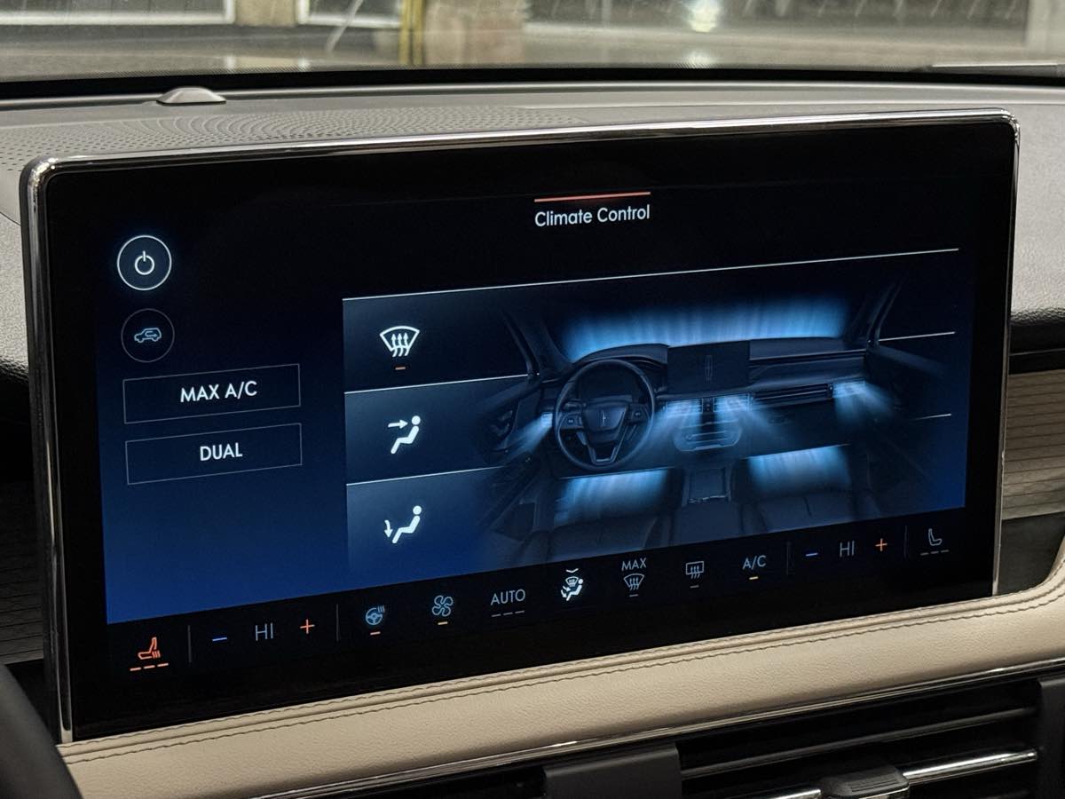 2025 Lincoln Corsair Premiere - Photo 40