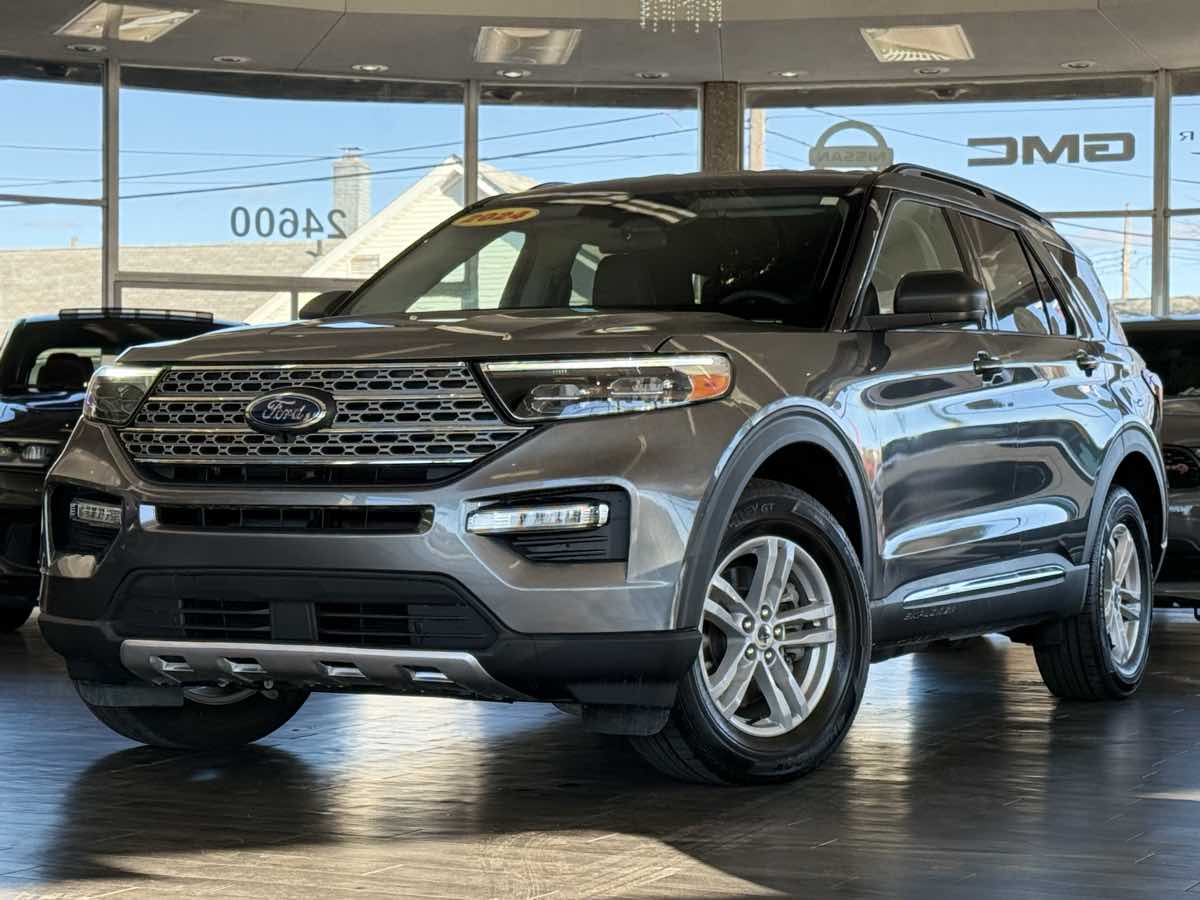 2024 Ford Explorer XLT photo 2