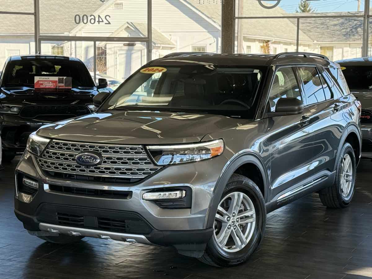 2024 Ford Explorer XLT photo 3