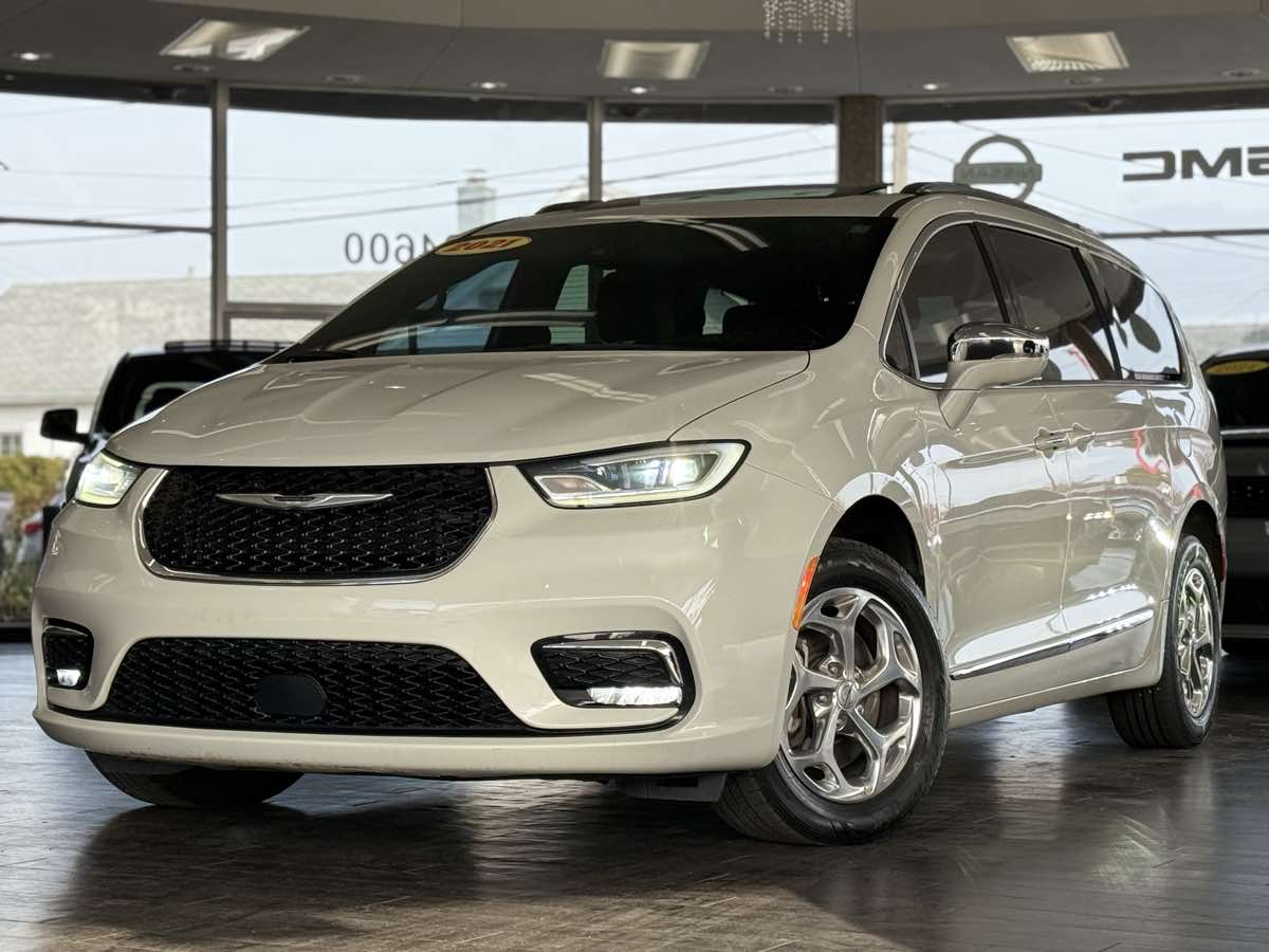 2021 Chrysler Pacifica Limited photo 3