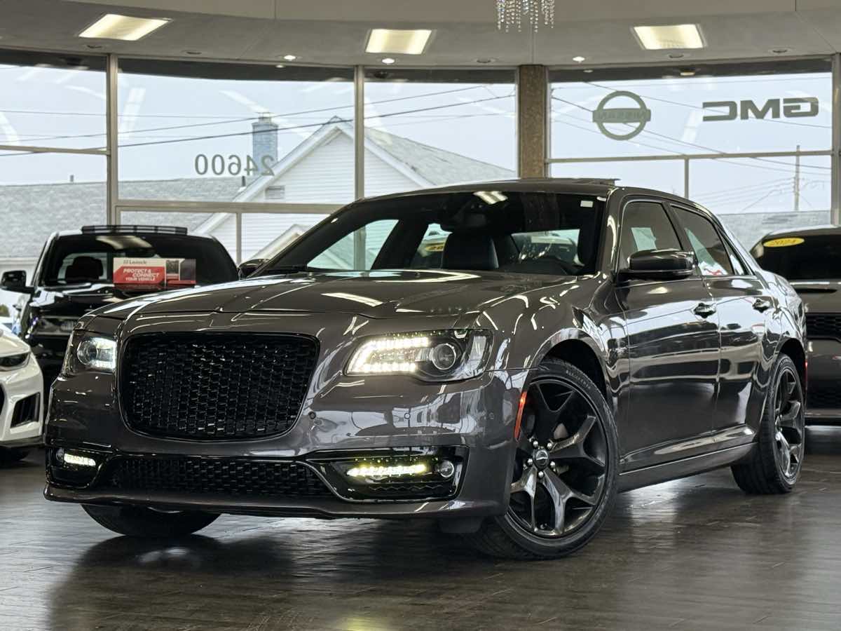 2022 Chrysler 300 photo 4