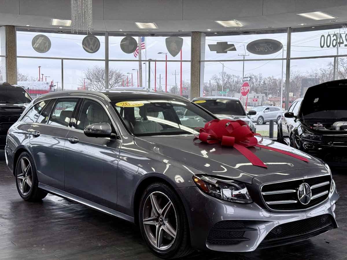 2018 Mercedes-Benz E-Class E400 4MATIC's photo