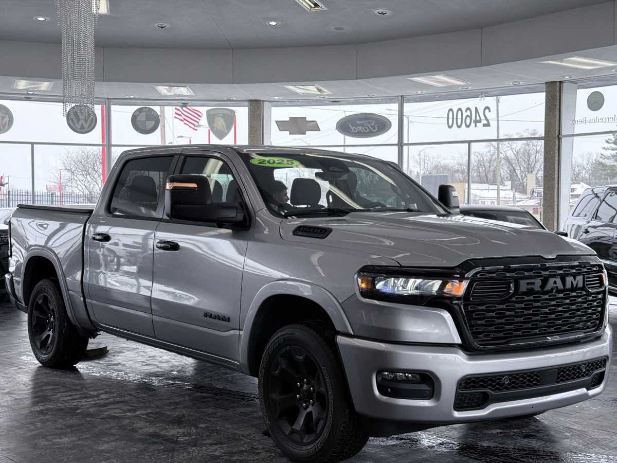 2025 RAM 1500 Big Horn/Lone Star 4x4 Crew Cab 5'7's photo