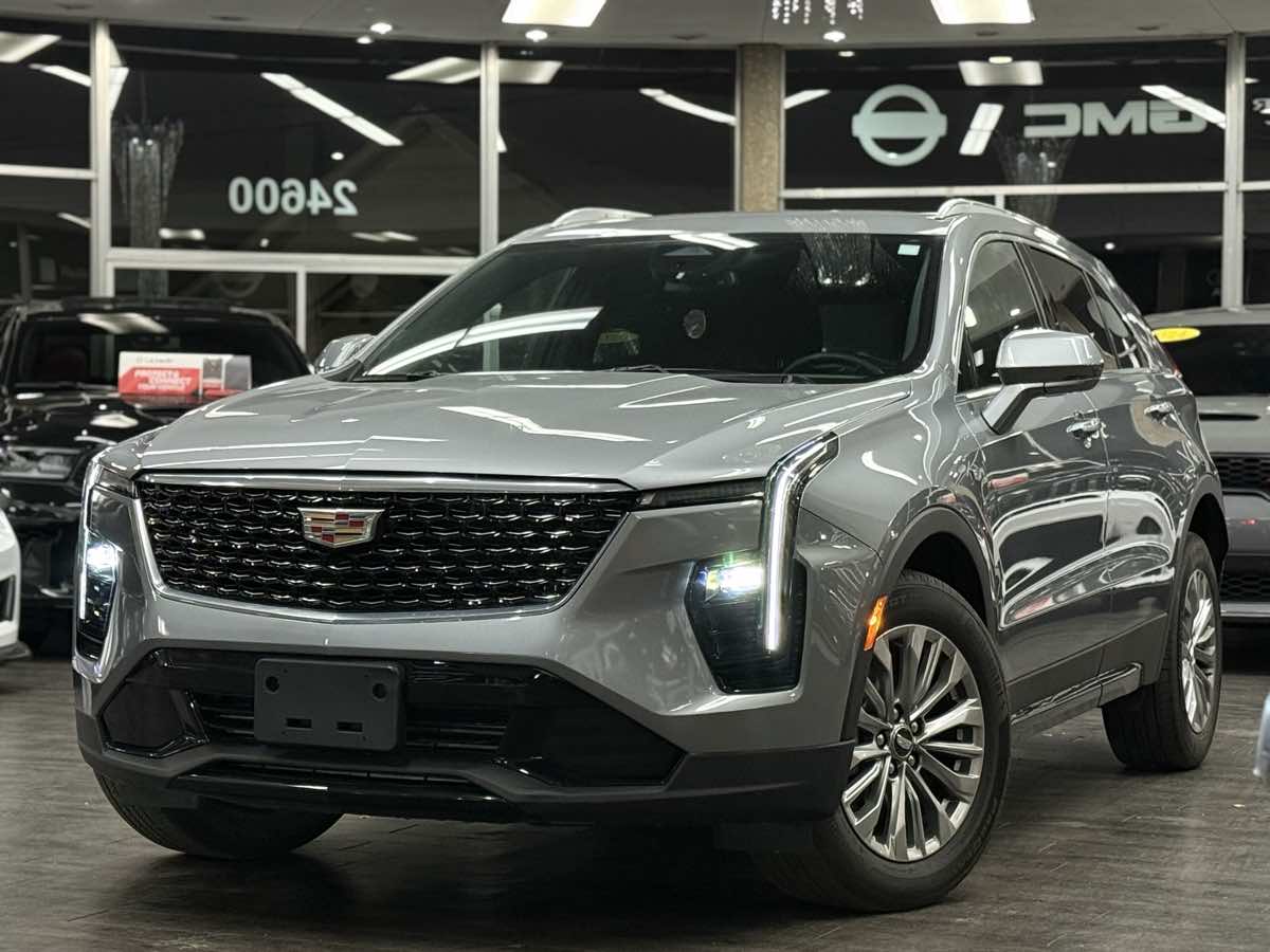 2024 Cadillac XT4 Premium Luxury photo 2