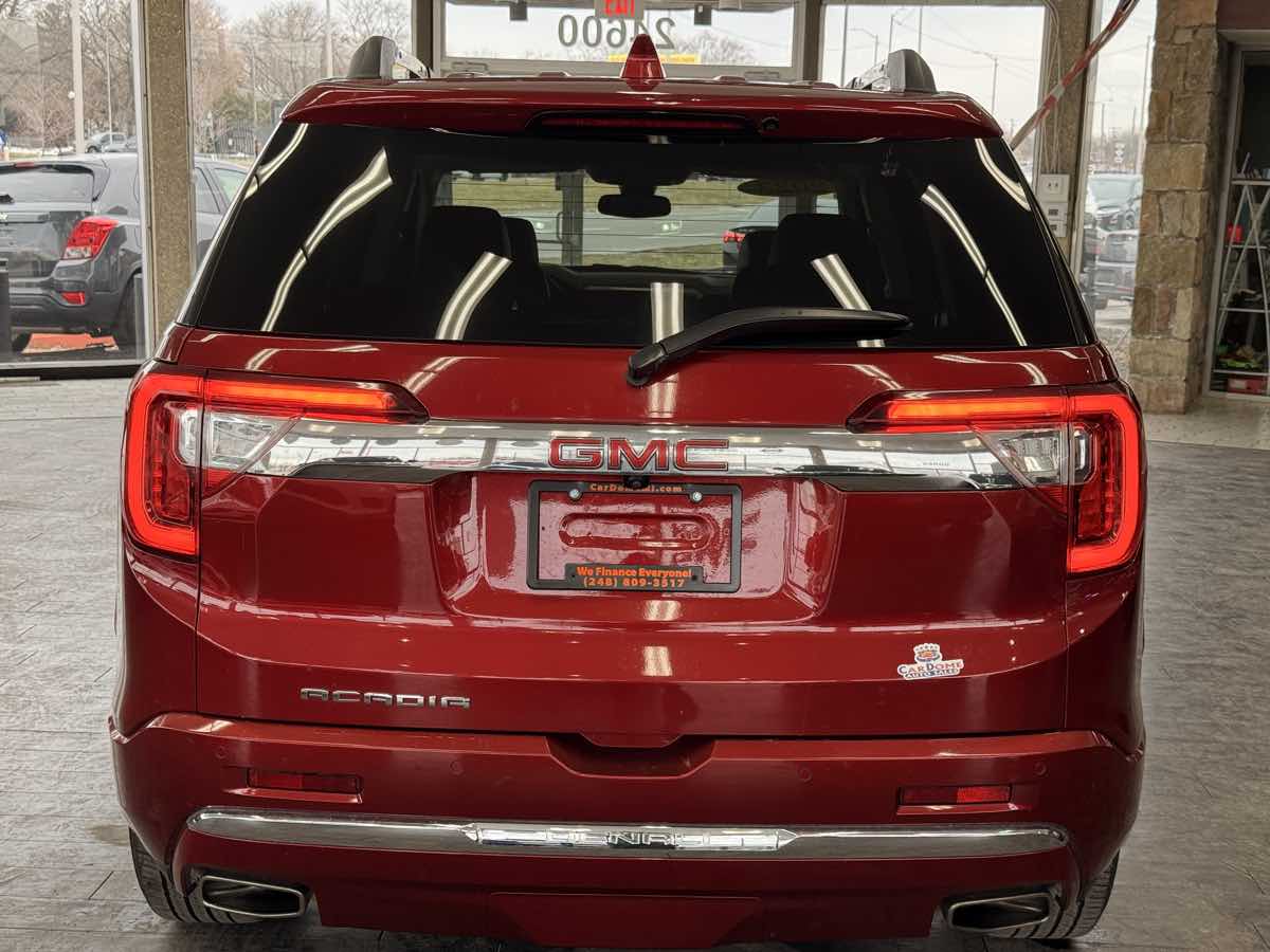 2023 GMC Acadia Denali - Photo 7
