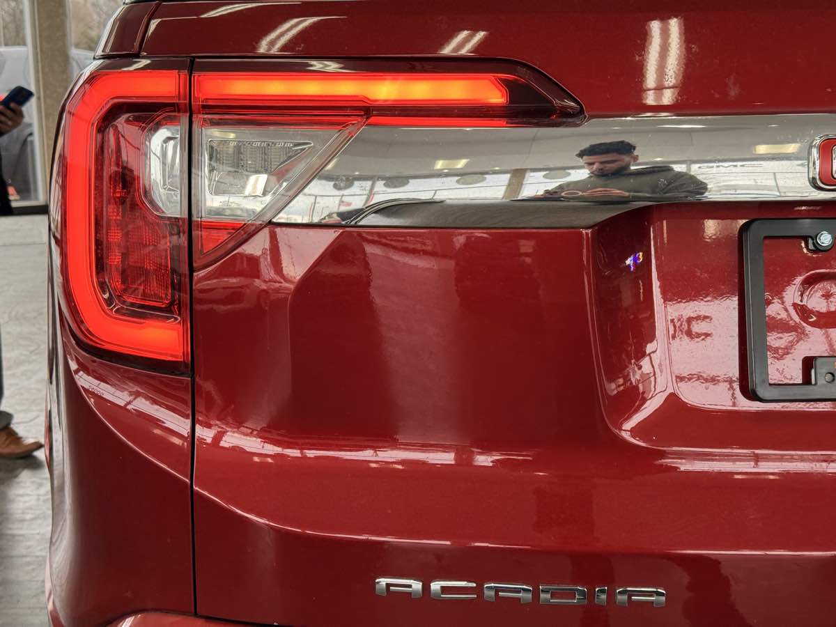 2023 GMC Acadia Denali - Photo 13