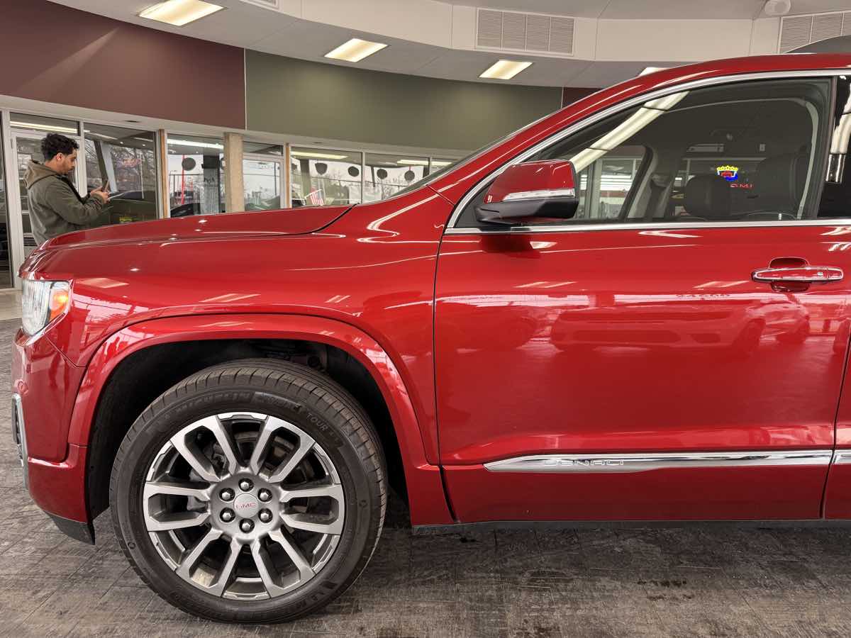 2023 GMC Acadia Denali - Photo 17