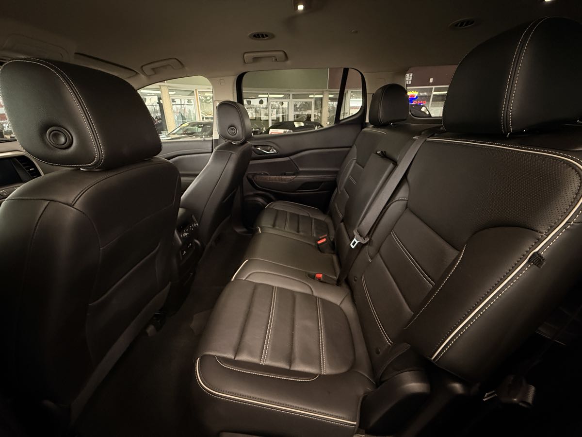 2023 GMC Acadia Denali - Photo 32