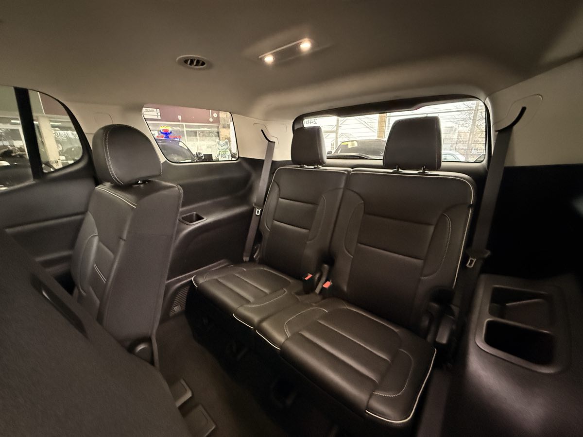 2023 GMC Acadia Denali - Photo 33