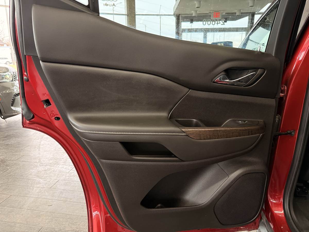 2023 GMC Acadia Denali - Photo 34
