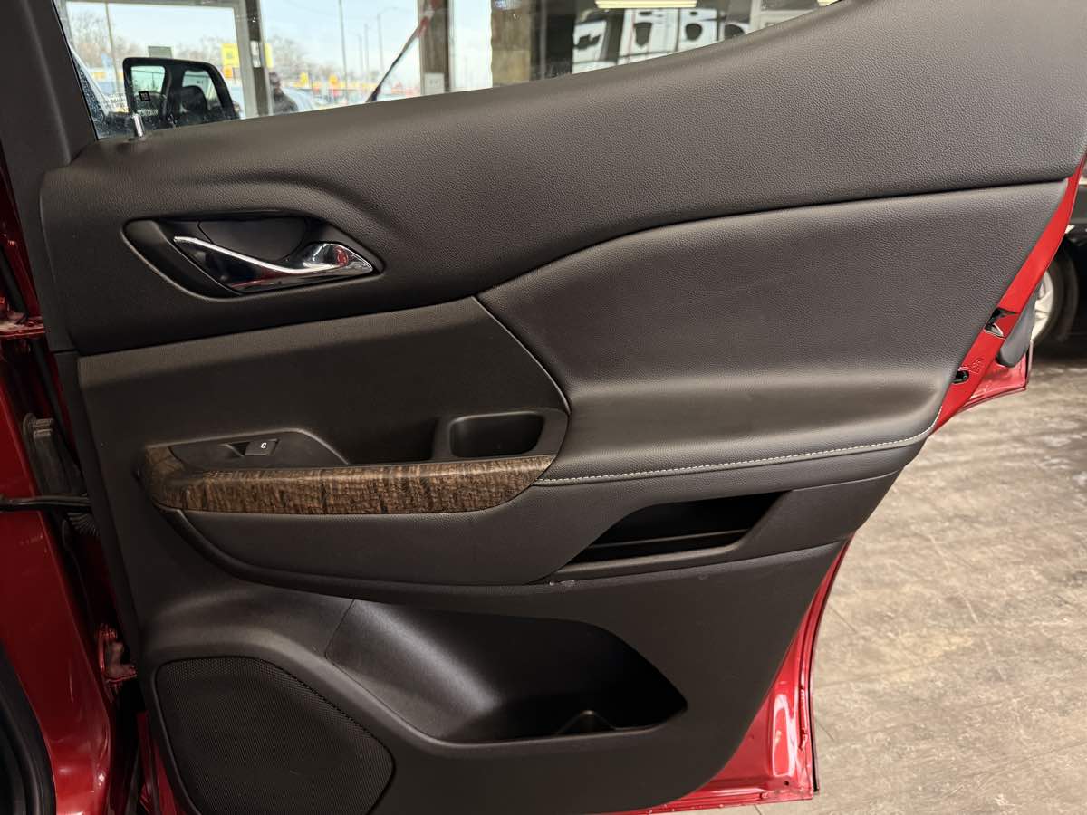 2023 GMC Acadia Denali - Photo 36