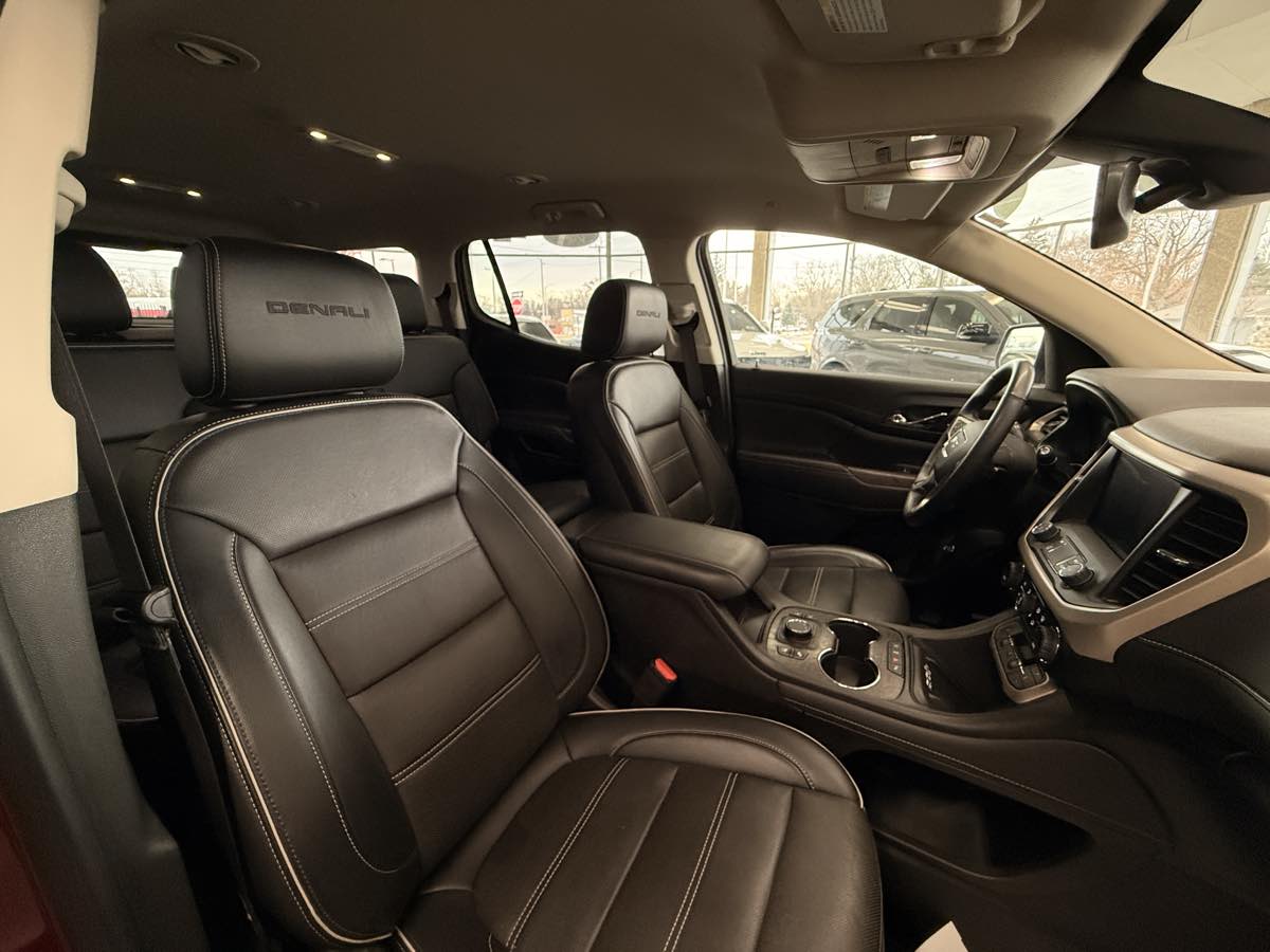2023 GMC Acadia Denali - Photo 38