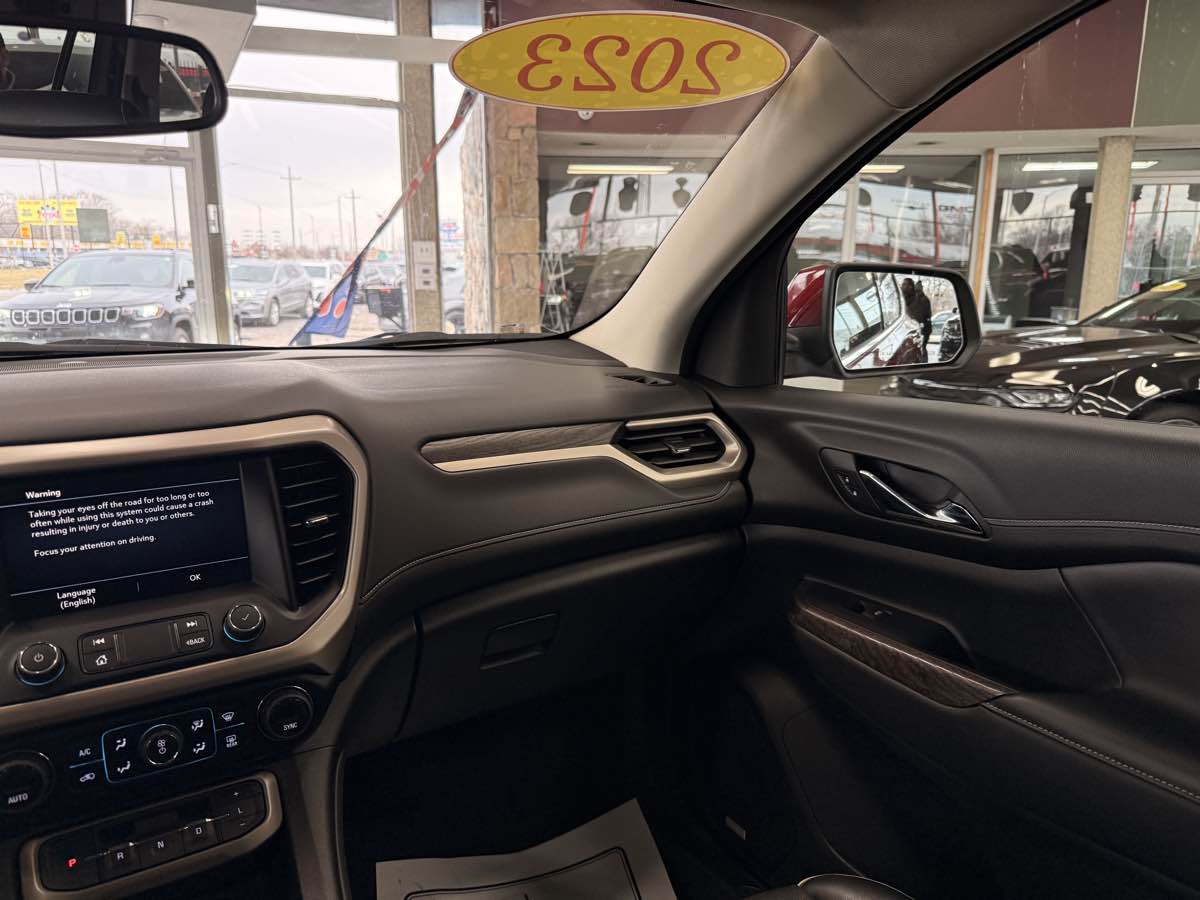 2023 GMC Acadia Denali - Photo 42