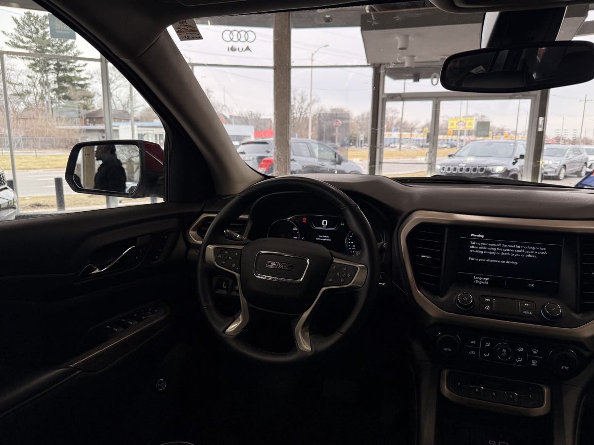2023 GMC Acadia Denali - Photo 44