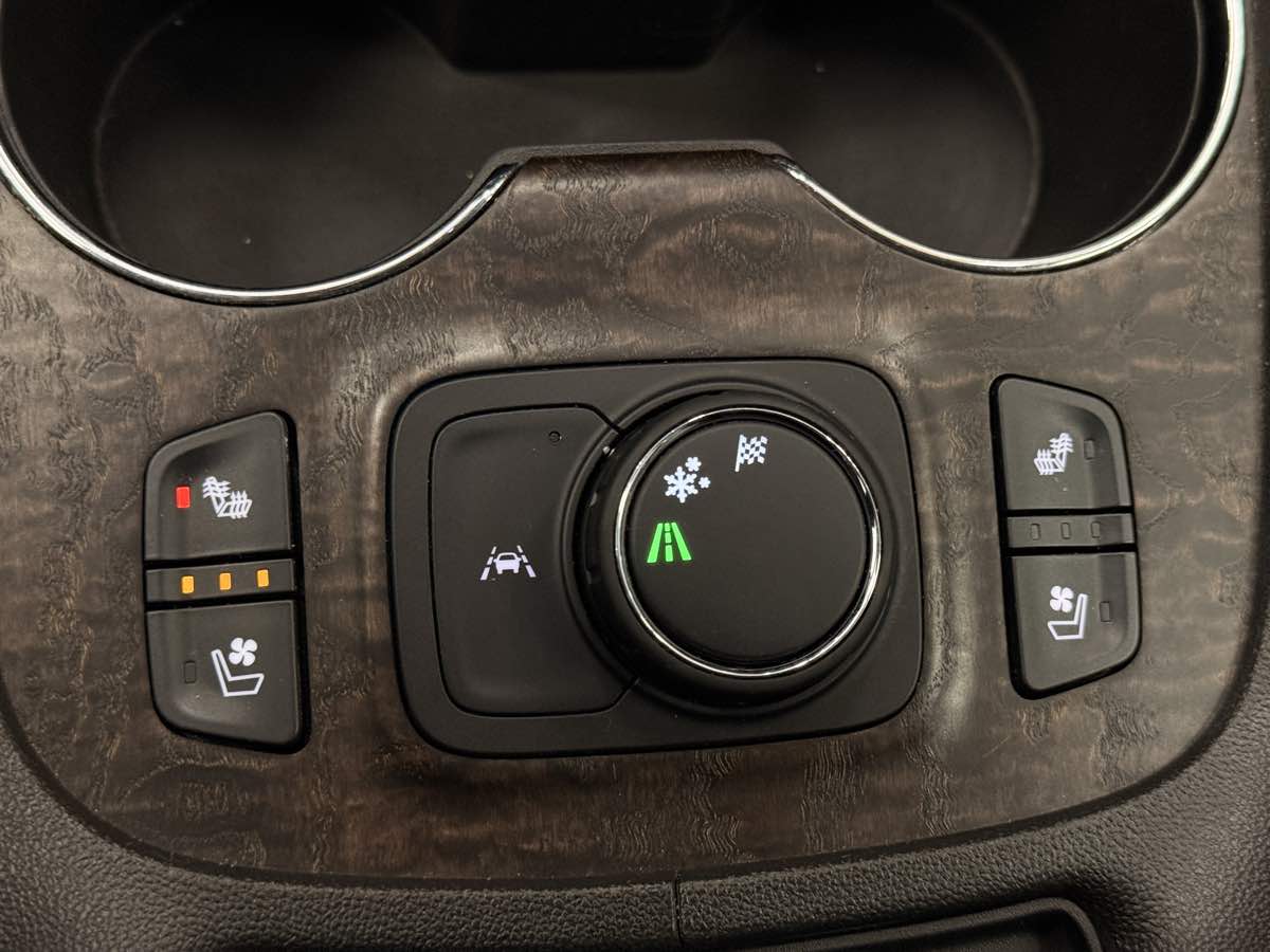 2023 GMC Acadia Denali - Photo 54