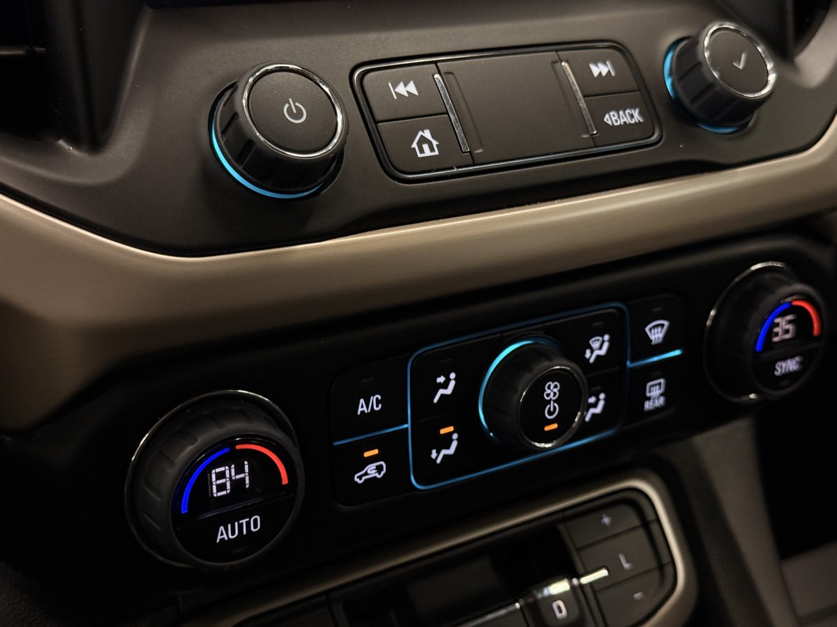 2023 GMC Acadia Denali - Photo 55