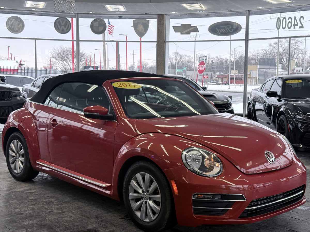 2017 Volkswagen Beetle 1.8T S Conv. auto's photo