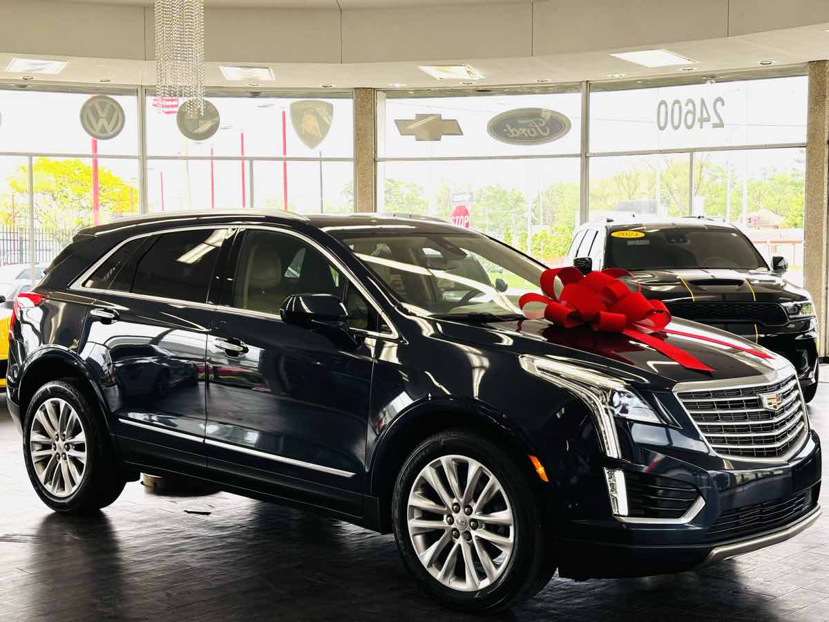 2017 Cadillac XT5 AWD Platinum's photo