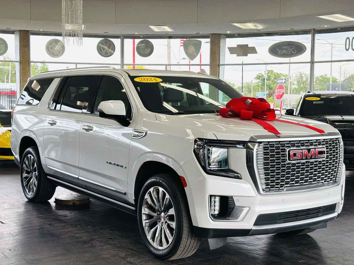 2024 GMC Yukon Denali AWD's photo