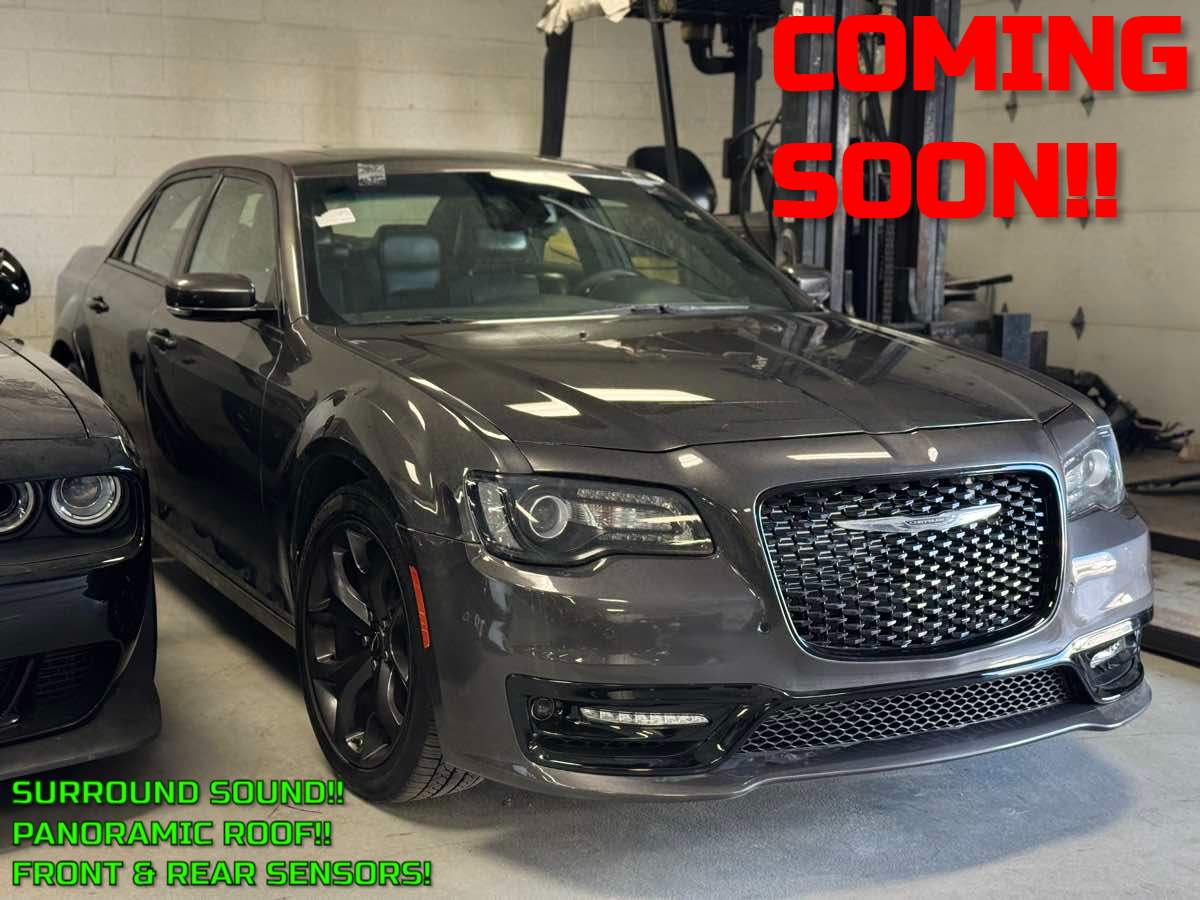 2023 Chrysler 300 S's photo