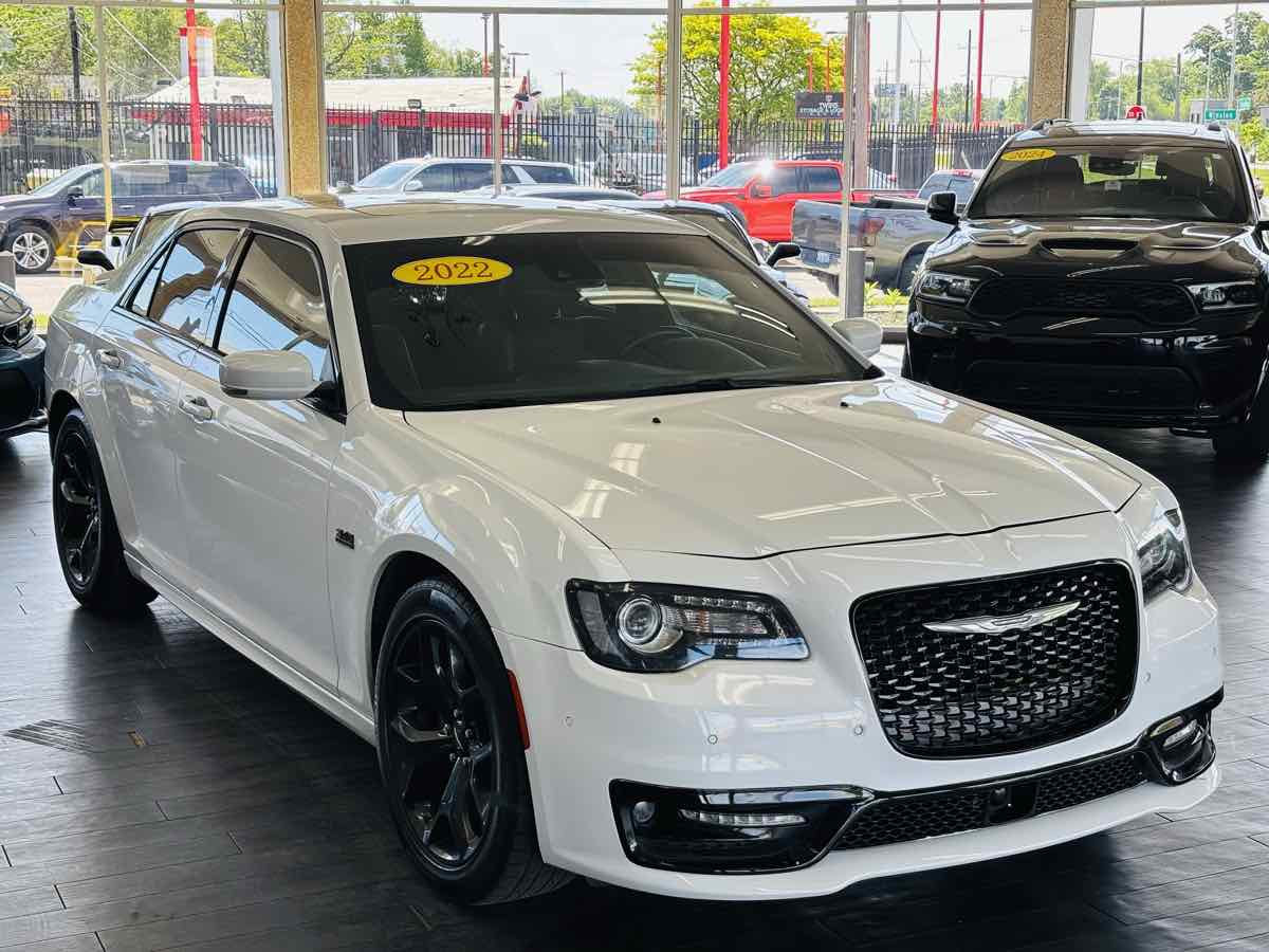 2022 Chrysler 300 S's photo