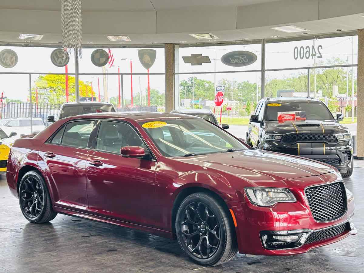 2020 Chrysler 300 S's photo