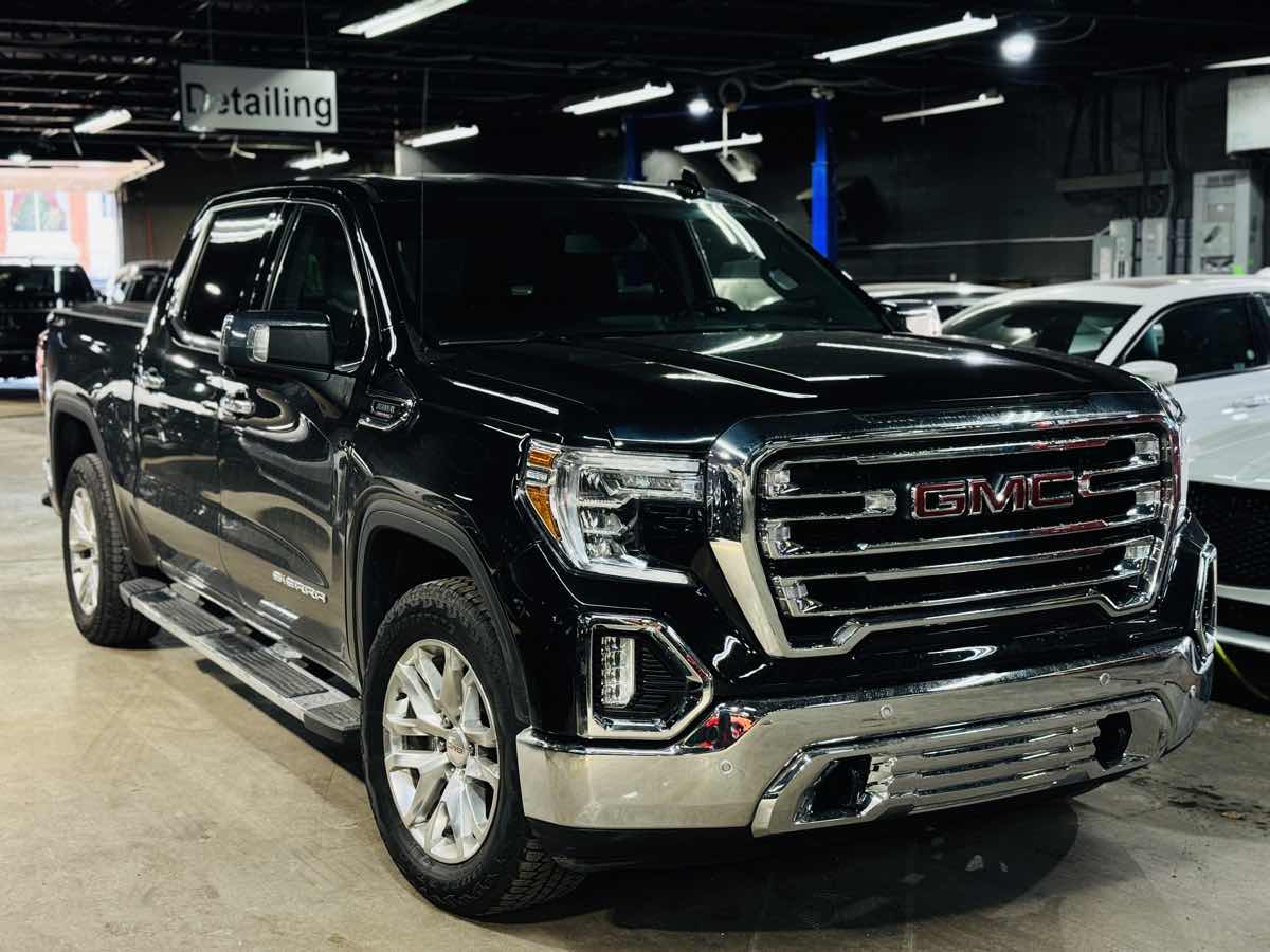 2022 GMC Sierra 4WD Crew Cab Short Box SLT's photo
