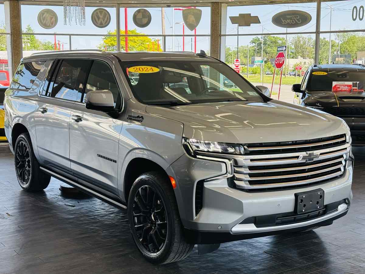 2024 Chevrolet Suburban 4WD 1500 High Country's photo