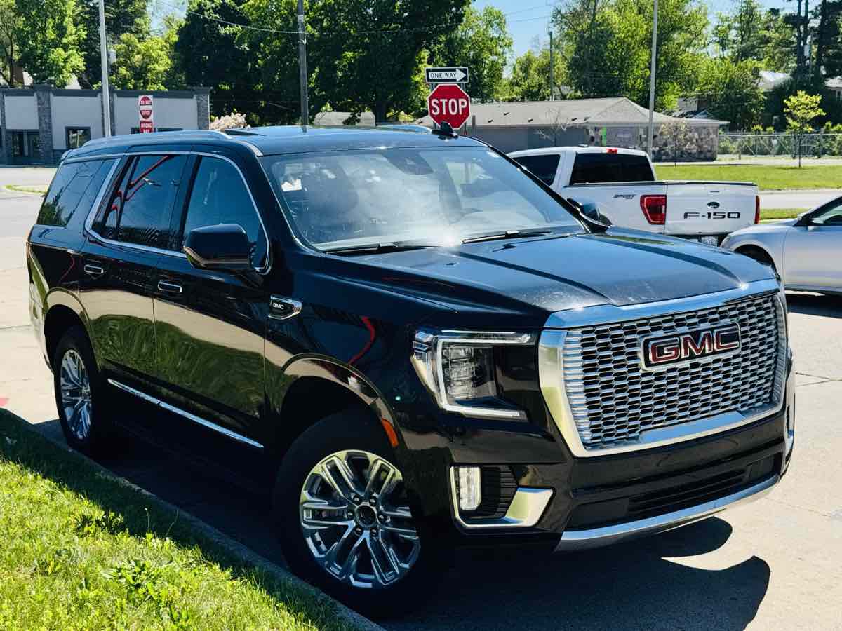2023 GMC Yukon 4WD SLT's photo